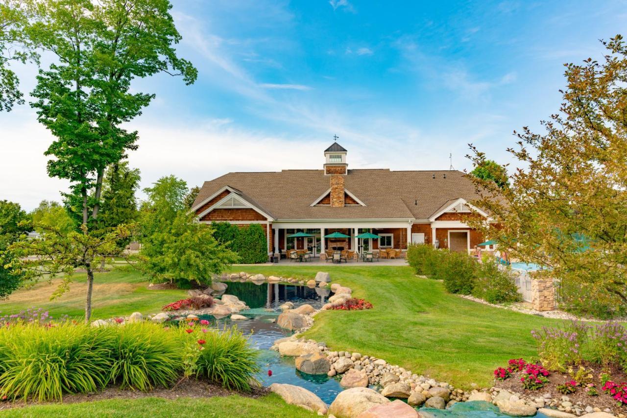 Sun Outdoors Petoskey Bay Harbor Hotel Exterior foto