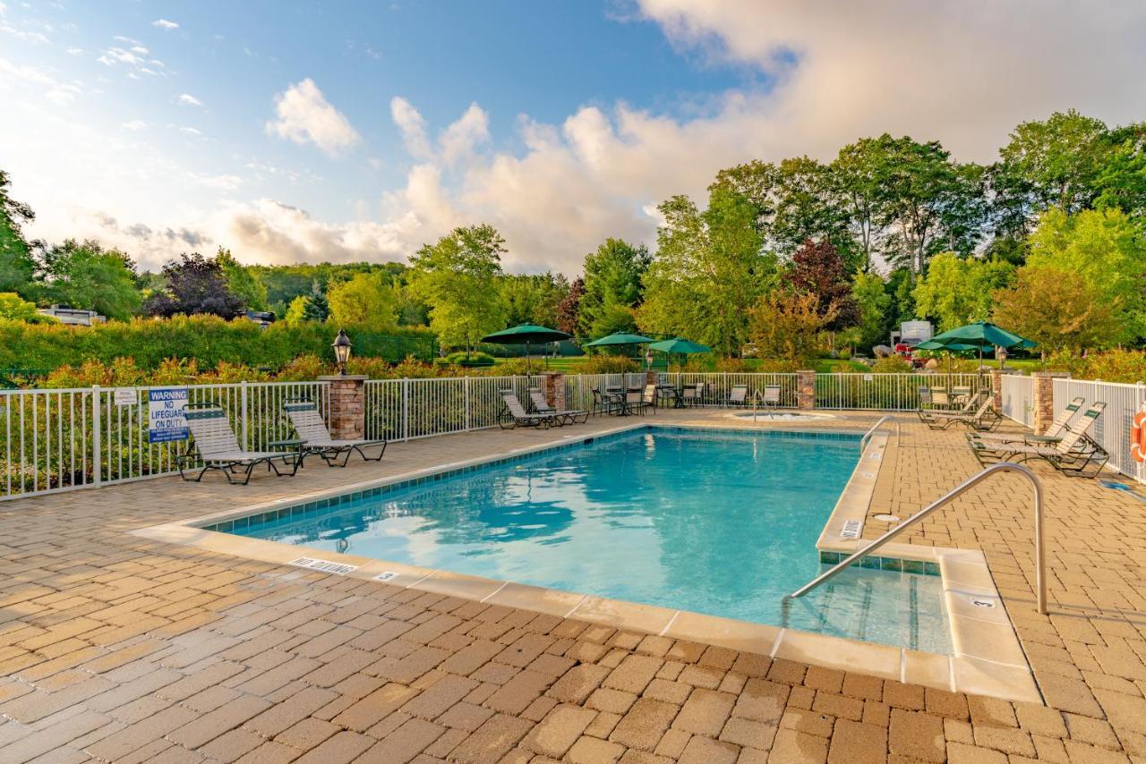 Sun Outdoors Petoskey Bay Harbor Hotel Exterior foto