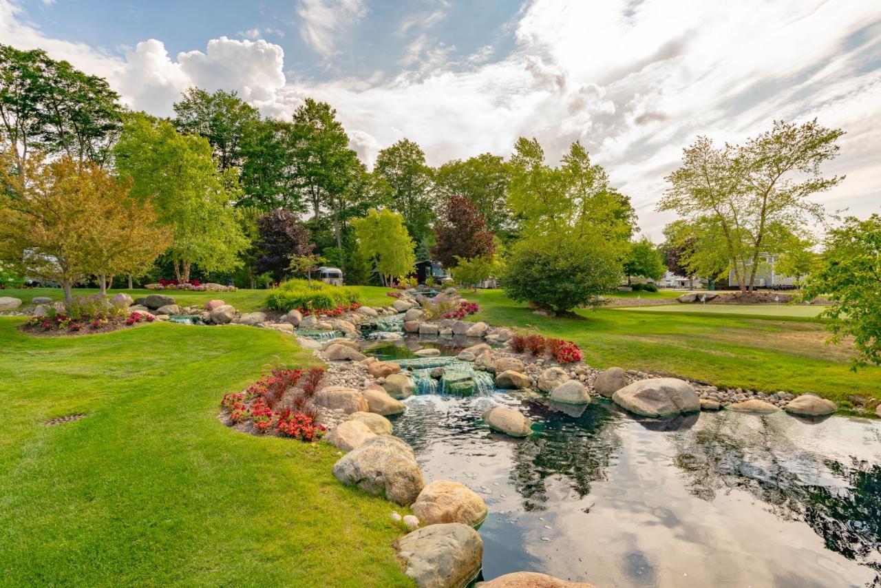 Sun Outdoors Petoskey Bay Harbor Hotel Exterior foto